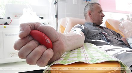 Недавно вернувшимся из-за границы донорам нужно воздержаться от сдачи крови