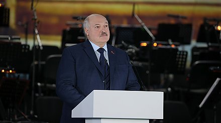"Мы сохраним свою цивилизацию". Лукашенко сделал эмоциональное отступление на концерте-реквиеме в Питере