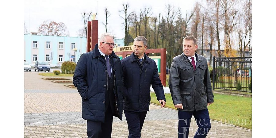 Министр образования Республики Беларусь Игорь Карпенко в рамках рабочей поездки в Гродненскую область посетил Свислочский район