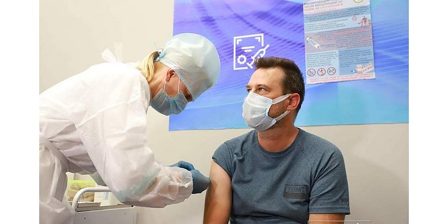 На вакцинацию без визы. 13 иностранных граждан получили первую прививку против COVID-19 в организациях здравоохранения области