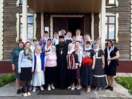 День памяти святой преподобной Евфросинии Полоцкой для паломников Покровского собора прошел на Вороновской земле