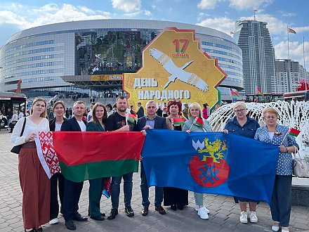 Мощно, душевно и зрелищно прошел в Минске большой патриотический форум «Мы — беларусы!» Он стал финальным аккордом праздничной программы 17 сентября