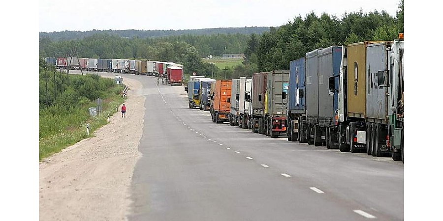 В очереди на выезд из Беларуси в ЕС скопилось более 1,2 тысячи фур