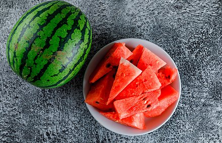 Как распознать испорченный арбуз и что делать при отравлении популярным фруктом