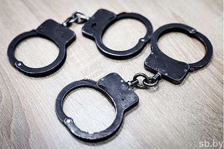 Белорусские правоохранители за сутки задержали трех курьеров телефонных мошенников