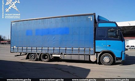 Казахский перевозчик пытался сэкономить на таможенных платежах при перемещении грузовых автомобилей