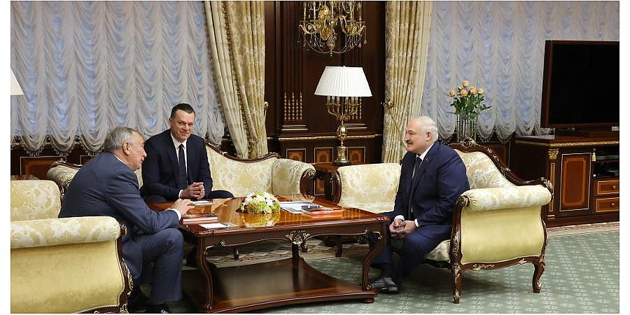 Александр Лукашенко встретился с президентом Федерации тенниса России Шамилем Тарпищевым