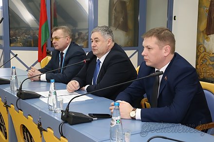 Новае да Дня беларускага пісьменства, сучасныя СМІ і інфармацыйная бяспека. Міністр інфармацыі краіны Аляксандр Карлюкевіч у рамках адзінага дня інфармавання наведаў Карэліцкі раён