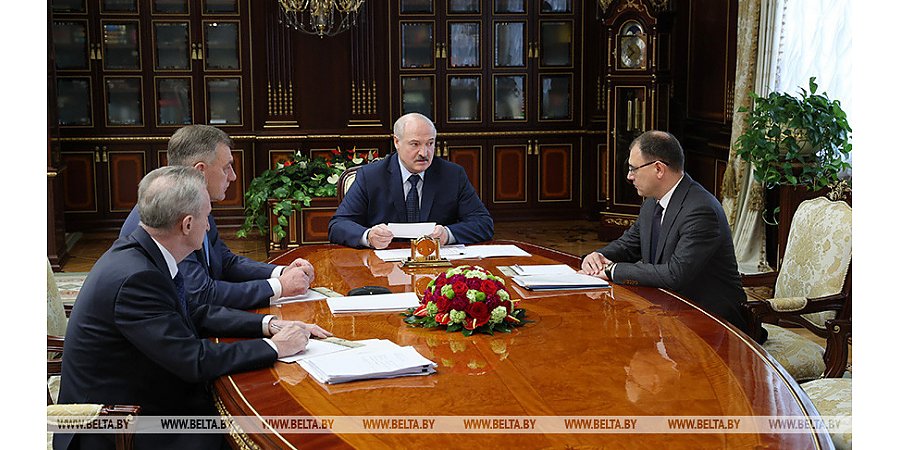 О работе БелАЭС и использовании атомной энергии - Александру Лукашенко доложили о развитии энергокомплекса Беларуси