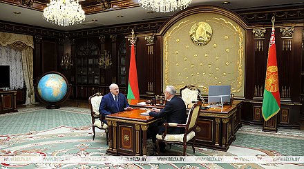 Общение с людьми, законопроекты, продвижение интересов страны. Александр Лукашенко принял с докладом Игоря Сергеенко
