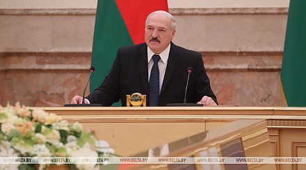 У Лукашенко обсуждают первоочередные меры по обеспечению устойчивой работы экономики и социальной сферы
