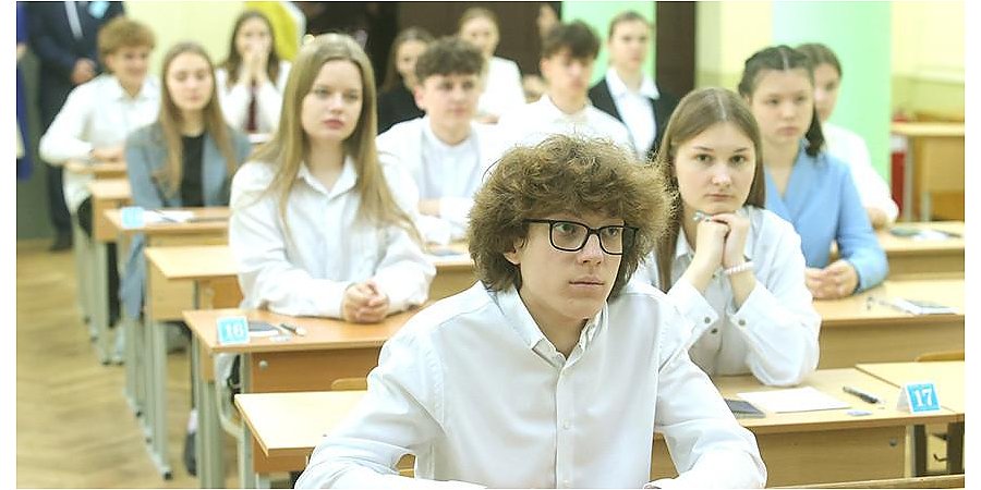 Результаты первого ЦЭ: по русскому языку 100 баллов получили 482 выпускника, по белорусскому - 413