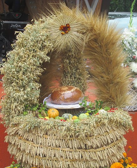 Внимание, конкурс «Залаты вянок жніва»! Поддержим свой район!