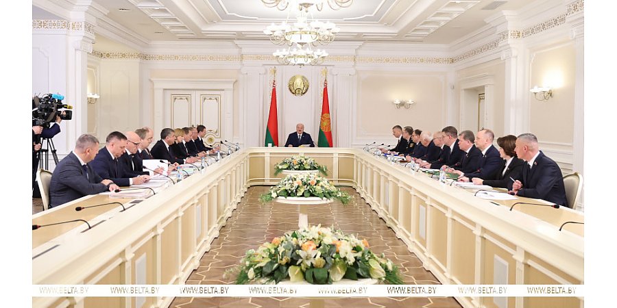Арендное жилье, игорный бизнес, космос и ситуация в животноводстве. Подробности совещания у Александра Лукашенко