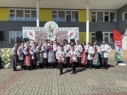 По-настоящему народно! Вороновчане выступили на областном фестивале-празднике бытовых танцев «Танцуем па-даўнейшаму»