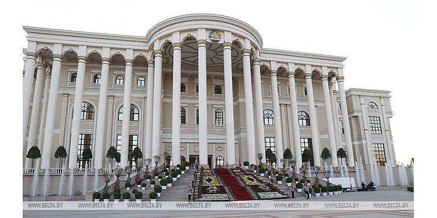 Александр Лукашенко принимает участие в саммите ОДКБ. Что обсуждают главы государств в Душанбе?