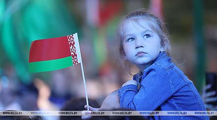 Более 66% белорусов считают, что семья в большей степени влияет на формирование патриотических чувств