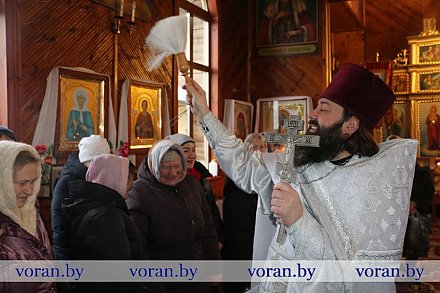 С верой святой, с освященной водой. Православные верующие Вороновского района отмечают Крещение Господне
