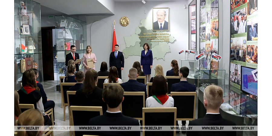 Кочанова - молодежи: рассчитываем, что вы сделаете все для развития и процветания страны