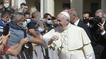 Папа Римский возобновил аудиенции в присутствии верующих