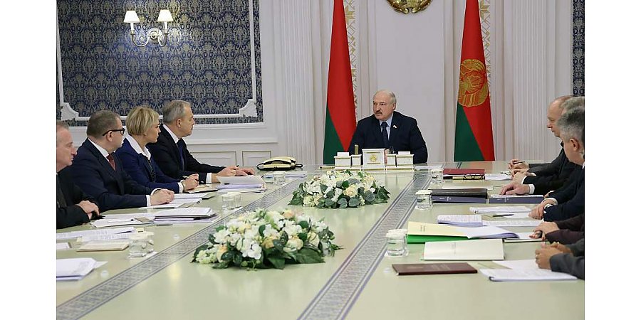 Тема недели: Александр Лукашенко встретился с рабочей группой по доработке проекта Конституции