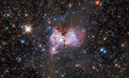 Телескоп Hubble снял "звездную колыбель" в туманности Тарантул