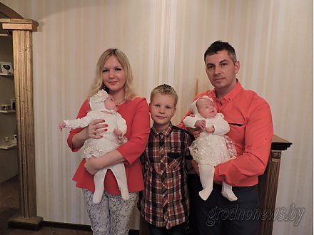 Семьям, в которых родились двое и более малышей одновременно, можно бесплатно воспользоваться услугами социальной няни