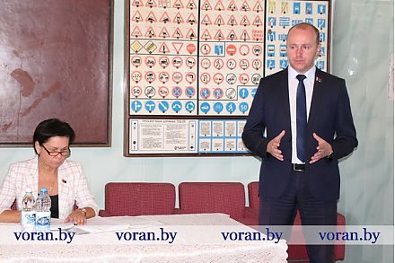Сегодня в своем избирательном округе работал депутат Палаты представителей Национального собрания Республики Беларусь Павел Михалюк