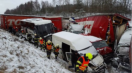 Крупное ДТП из 40 автомобилей в Чехии: минимум 10 человек пострадали
