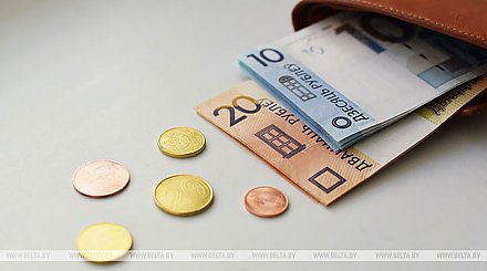 Реальные денежные доходы белорусов в январе-августе выросли на 6,8%