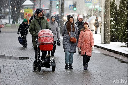 Штраф за езду без зимних шин, прямые рейсы в Алматы, длинные выходные. Что ожидает белорусов в декабре