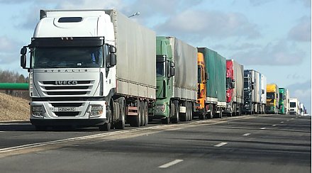 Очереди на границе: на выезд в Литву в пунктах пропуска застряли более 630 грузовиков