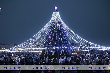 "Огнями яркими гори!" Как зажигали огни на главной елке в Вороново