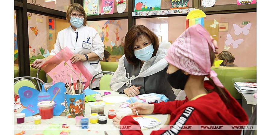 Наталья Кочанова посетила РНПЦ детской онкологии, гематологии и иммунологии