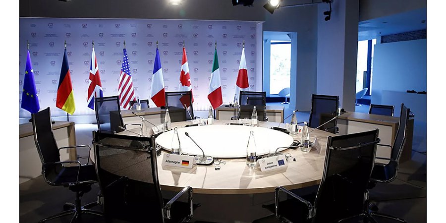 Лидеры G7 объявят о намерении обеспечить мир 1 млрд доз вакцин от COVID-19