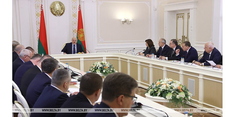 Александр Лукашенко возмутился практикой завышения цен на товары под видом их обновления