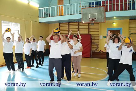 Поселок Вороново принял участников межрайонных спортивных соревнований среди людей с инвалидностью «Веселые старты»