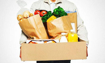 Полная изоляция. Как на Гродненщине поход в магазин заменить доставкой продуктов или готовых блюд на дом