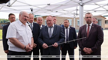 Александр Лукашенко жестко предупредил чиновников об ответственности за сохранность кормов для животноводства