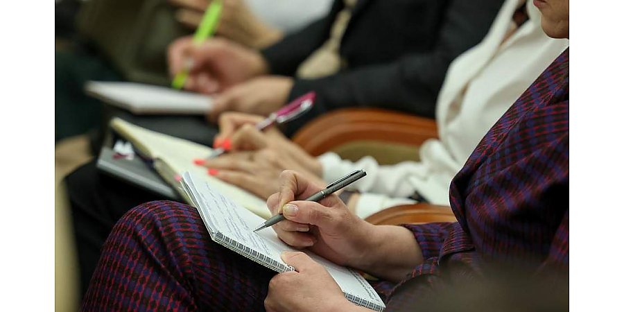 Белстат рассказал, сколько женщин занято в экономике Беларуси и много ли среди них руководителей