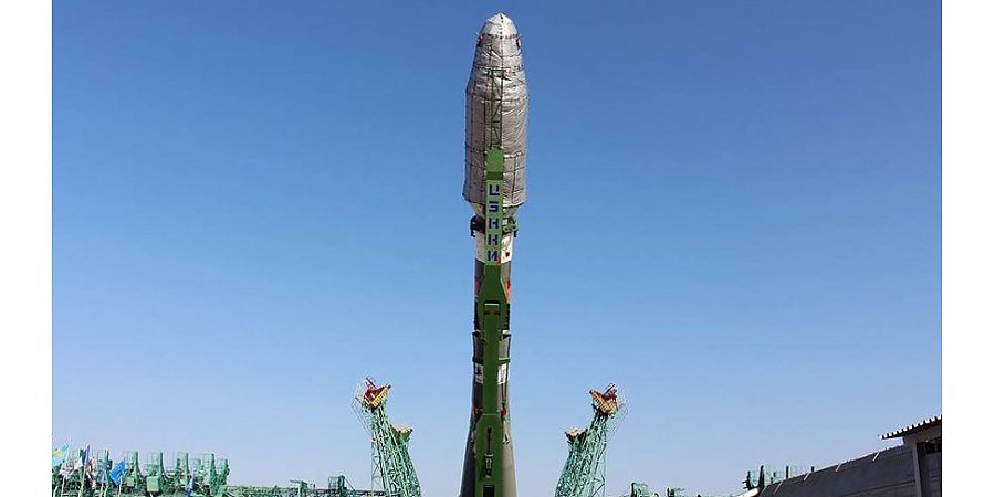 Ракета-носитель "Союз-2.1б" со спутниками OneWeb установлена на стартовой площадке Байконура