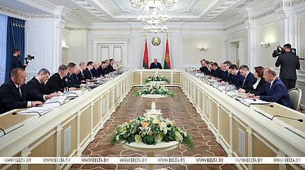 Мужской разговор в Витебске, злободневные темы, ливийский камбэк и громкий кинопроект. Итоги недели Президента