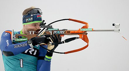 Белорус Дмитрий Лазовский выиграл индивидуальную гонку на этапе Кубка России по биатлону