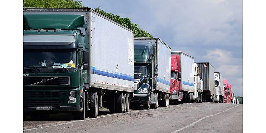 Очередь на границе с Литвой сохраняется: водители ждут решения европейских властей