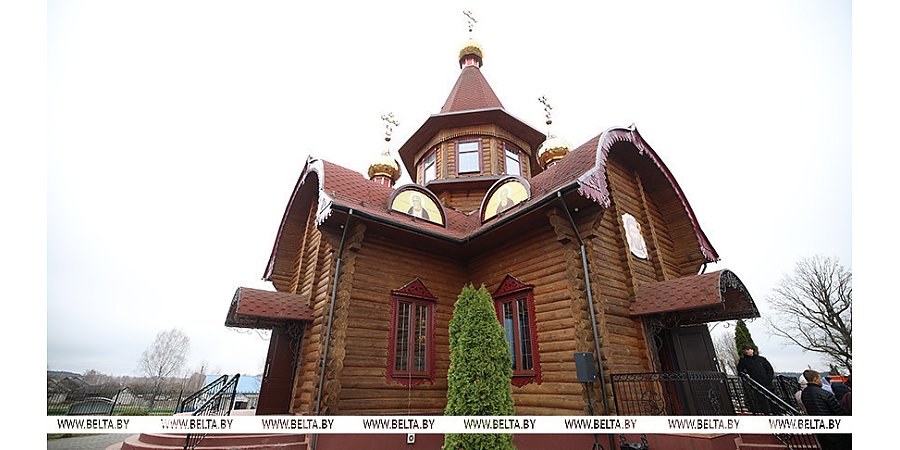 Александр Лукашенко на Пасху приехал в храм Святителя Николая Чудотворца в Шкловском районе