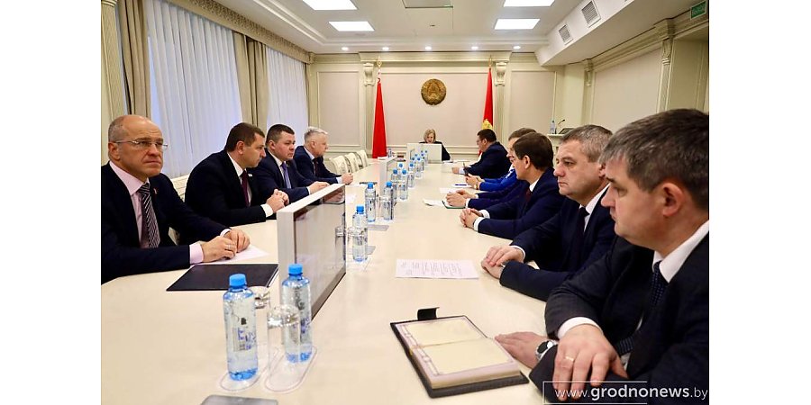 На сессии Гродненского областного Совета депутатов рассказали, куда направят дополнительные средства из резервного фонда