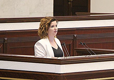 Настаўнікі выступілі перад дэпутатамі Нацыянальнага сходу Рэспублікі Беларусь. Аб чым расказала парламентарыям настаўніца беларускай мовы і літаратуры з Радуні?