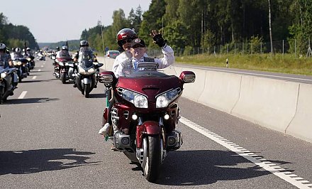 На протяжении трех дней проходит XVII Международный Лидский мотофестиваль «Лида-2025»