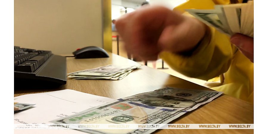 Ветхие, истрепанные, надорванные купюры. Нацбанк о случаях, когда не принимают старые доллары