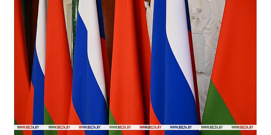 Александр Лукашенко направился с рабочим визитом в Волгоград